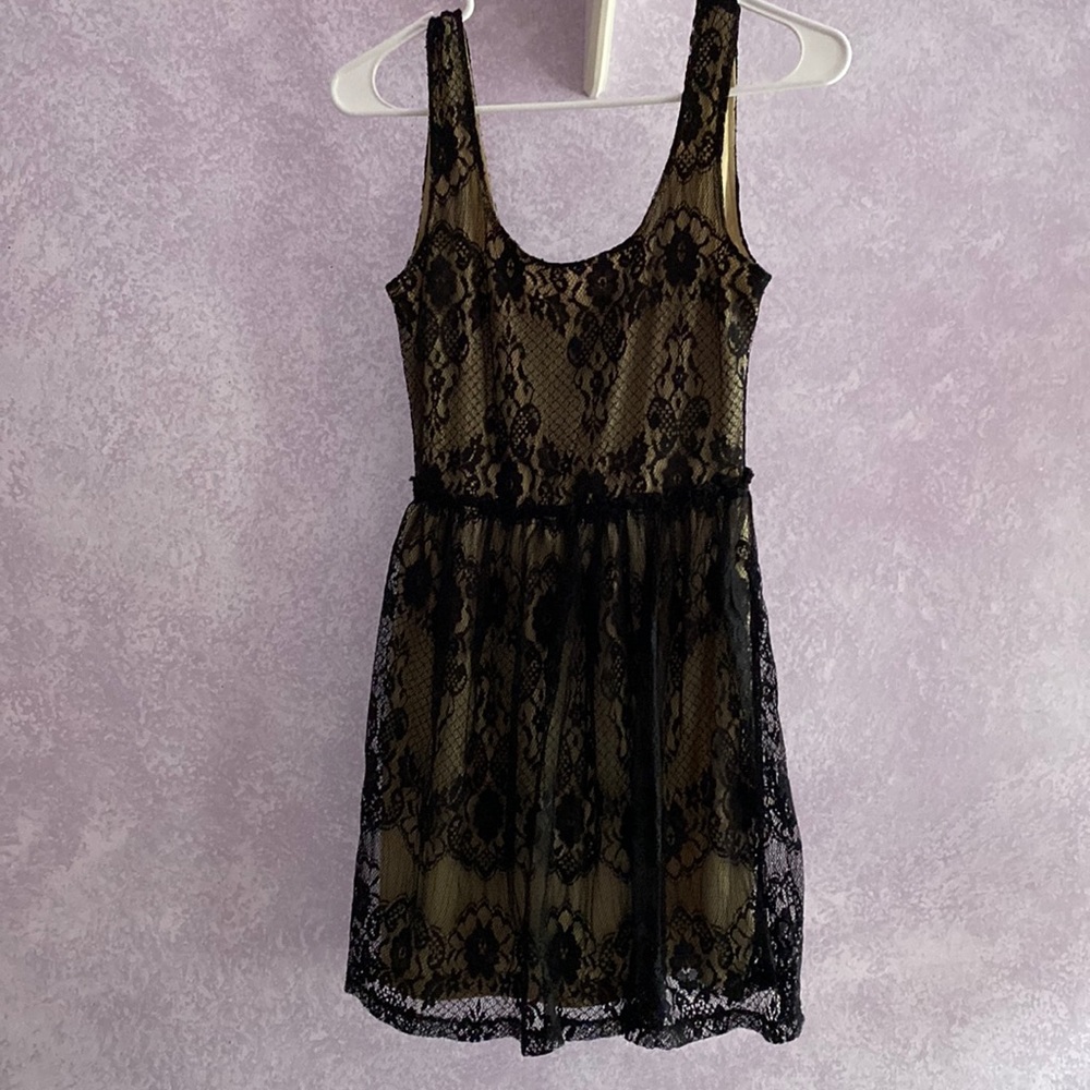 💟Half Price Bundle Add-on💟 Wet Seal lacy tunic tank